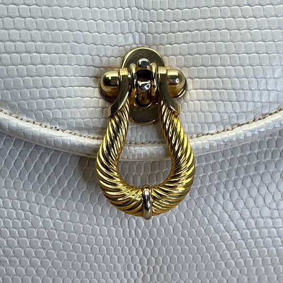 Vintage Finesse White Faux Lizard Leather Handbag Gold Chain Strap & Twist Clasp - Picture 6 of 8